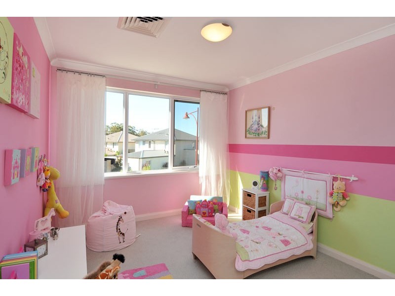 5 Whitley Place, Meadow Springs WA 6210