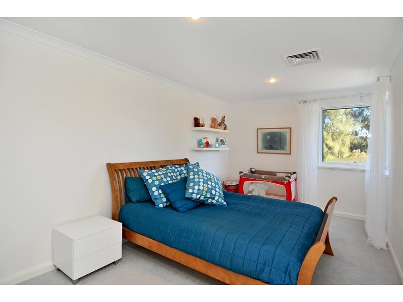 5 Whitley Place, Meadow Springs WA 6210