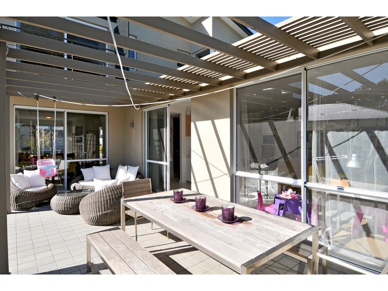 5 Whitley Place, Meadow Springs WA 6210