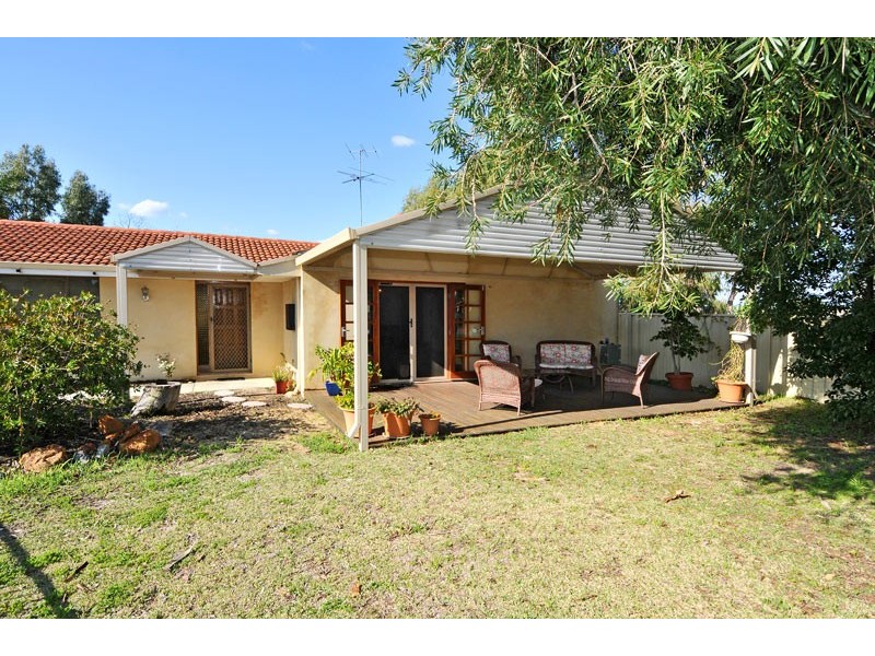 4 Agnew Place, Halls Head WA 6210