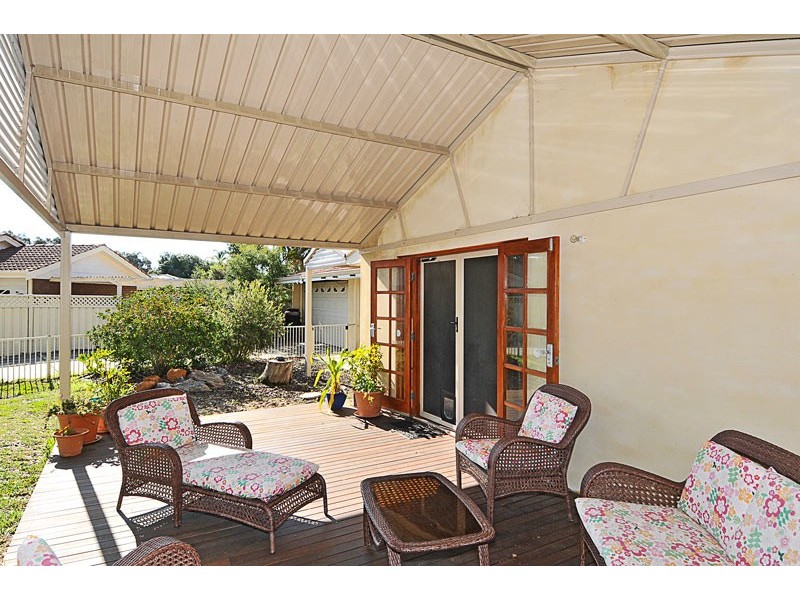 4 Agnew Place, Halls Head WA 6210