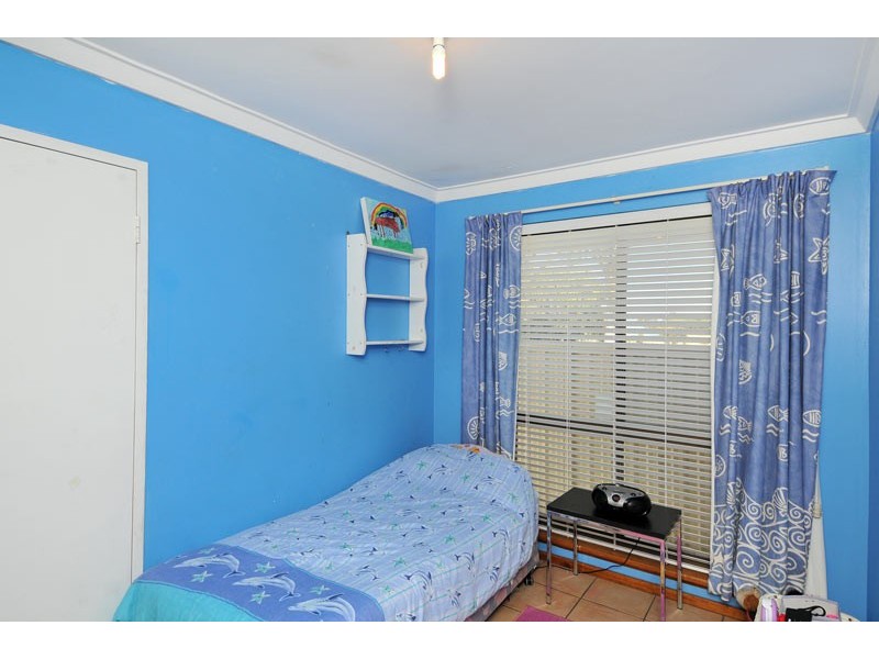 4 Agnew Place, Halls Head WA 6210