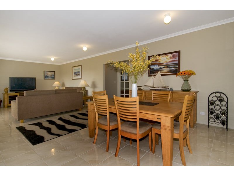 18 Bridgewater Boulevard, Erskine WA 6210