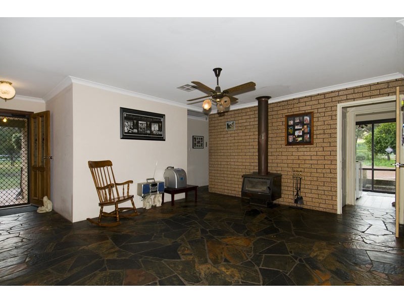 82 Clifton Downs Road, Lake Clifton WA 6215