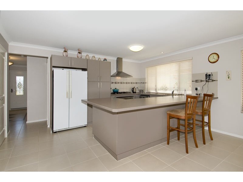 4 Nankeen Approach, Dudley Park WA 6210