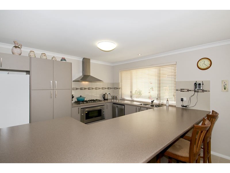 4 Nankeen Approach, Dudley Park WA 6210