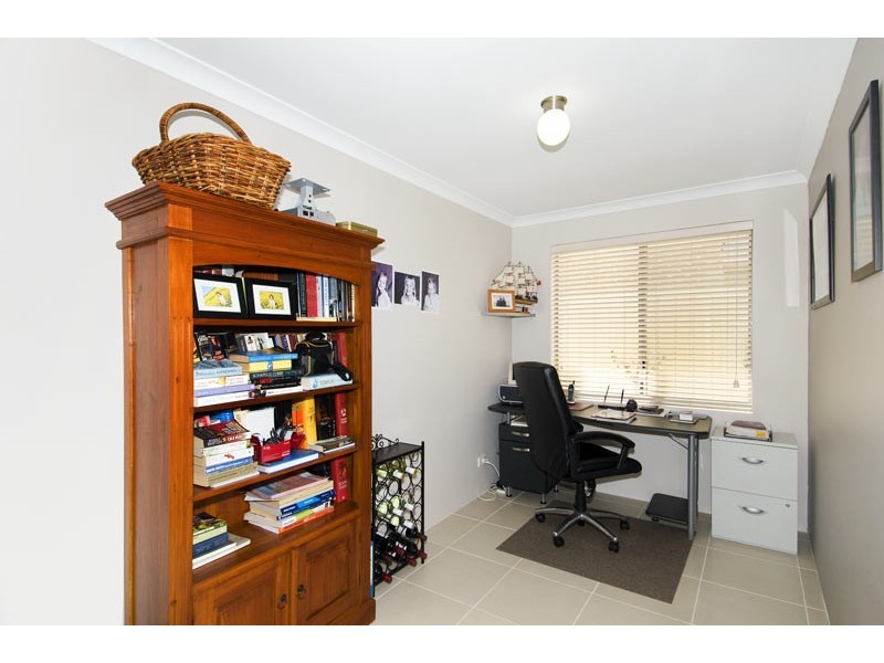 4 Nankeen Approach, Dudley Park WA 6210