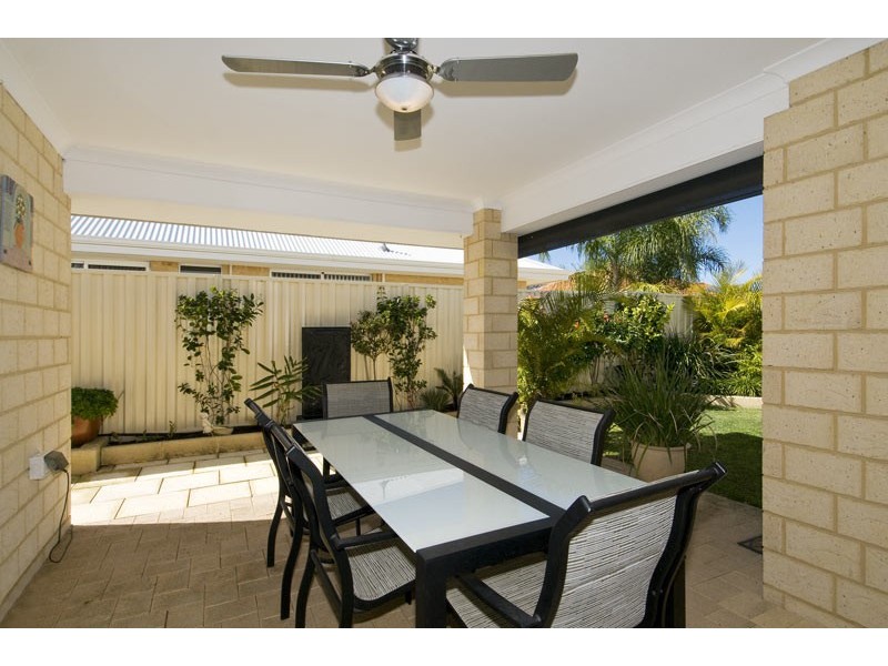 4 Nankeen Approach, Dudley Park WA 6210