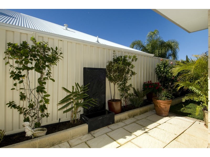 4 Nankeen Approach, Dudley Park WA 6210