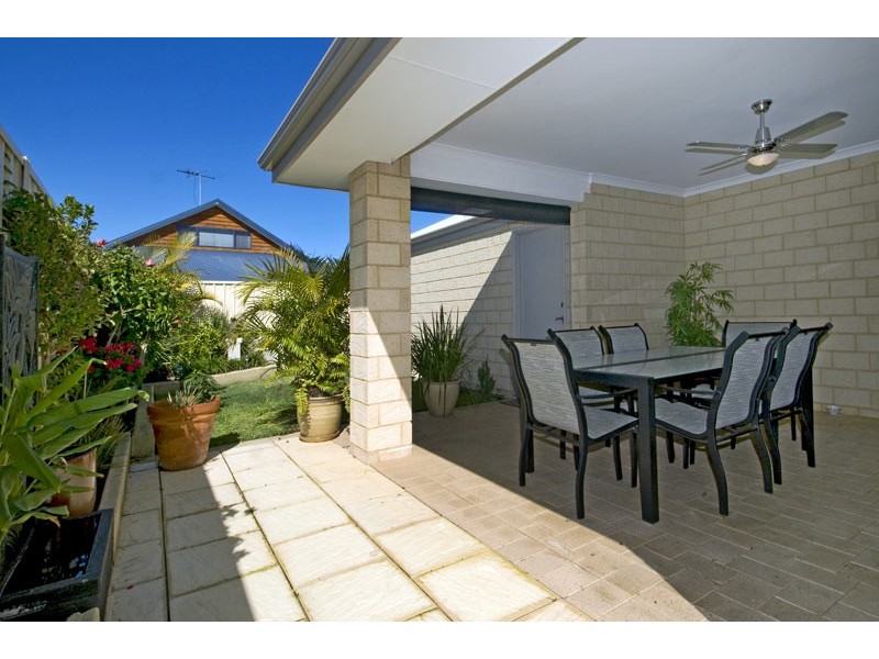 4 Nankeen Approach, Dudley Park WA 6210