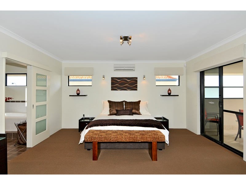 21 Ensign Way, Wannanup WA 6210
