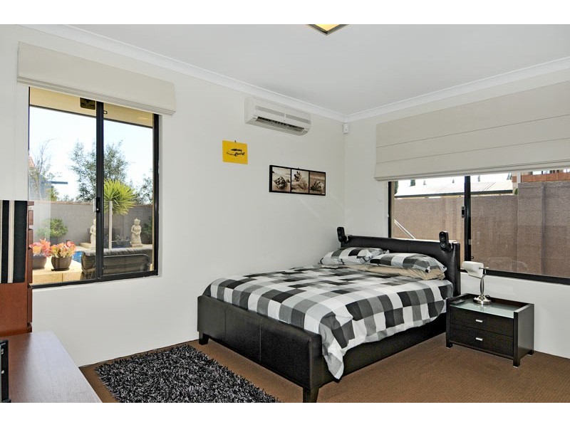 21 Ensign Way, Wannanup WA 6210