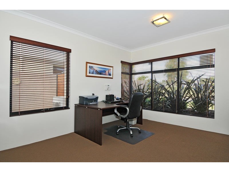 21 Ensign Way, Wannanup WA 6210