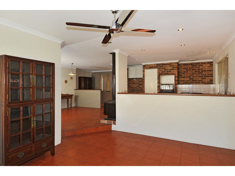 16 Lydia Place, Greenfields WA 6210