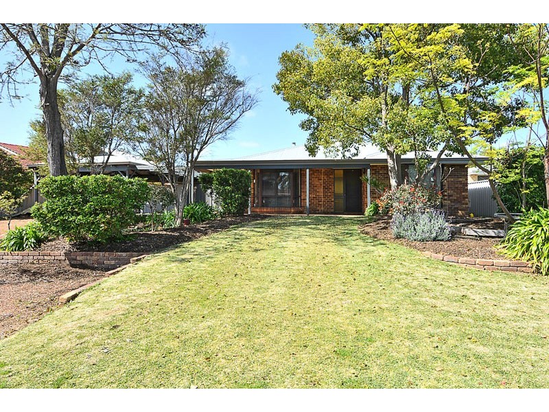 16 Lydia Place, Greenfields WA 6210