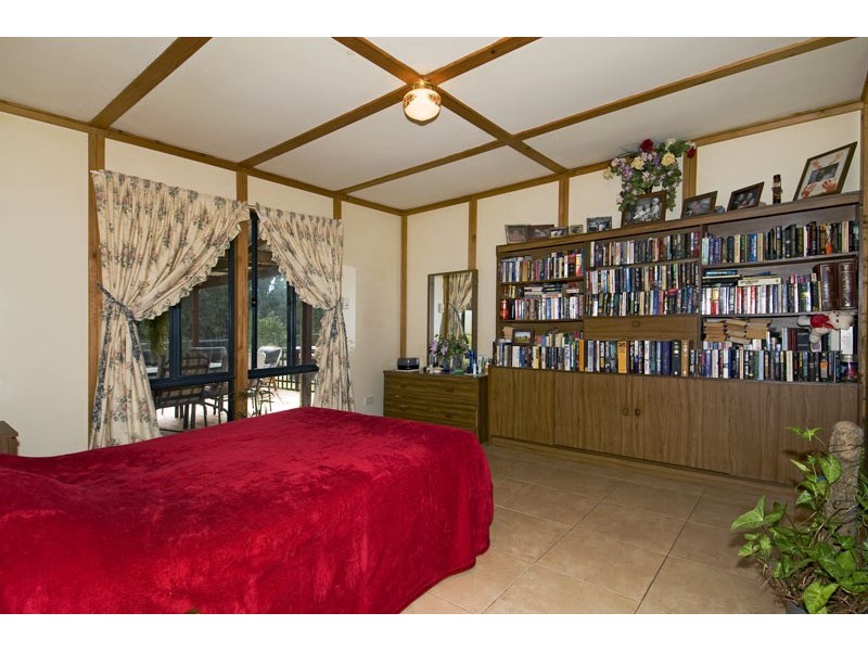 81 Peaceful Waters Drive, Barragup WA 6209