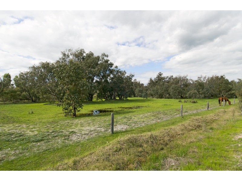 81 Peaceful Waters Drive, Barragup WA 6209