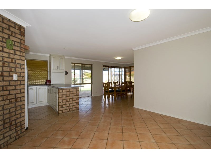 8 Allamanda Way, Halls Head WA 6210