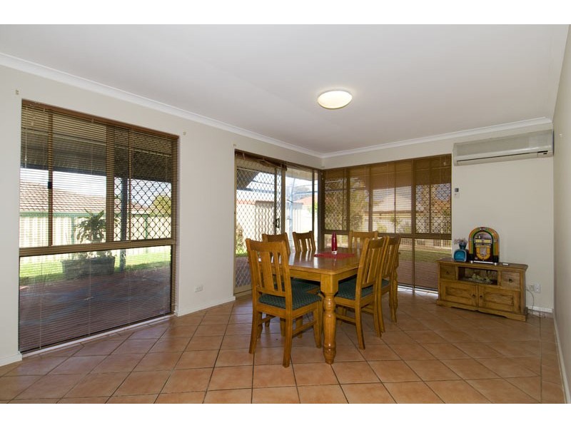 8 Allamanda Way, Halls Head WA 6210