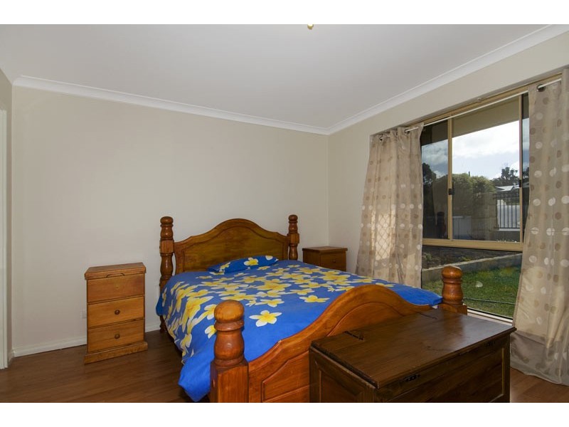 8 Allamanda Way, Halls Head WA 6210