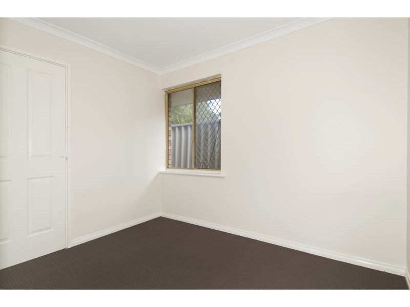 8 Allamanda Way, Halls Head WA 6210