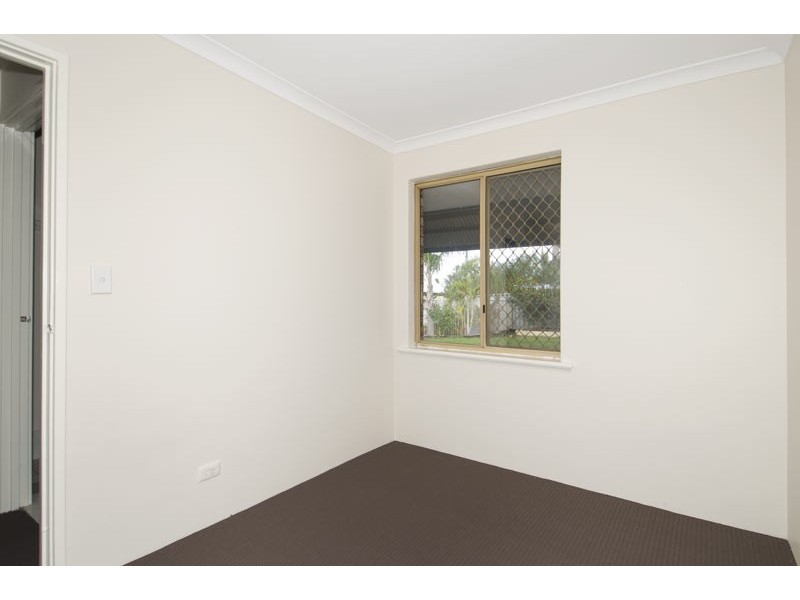 8 Allamanda Way, Halls Head WA 6210