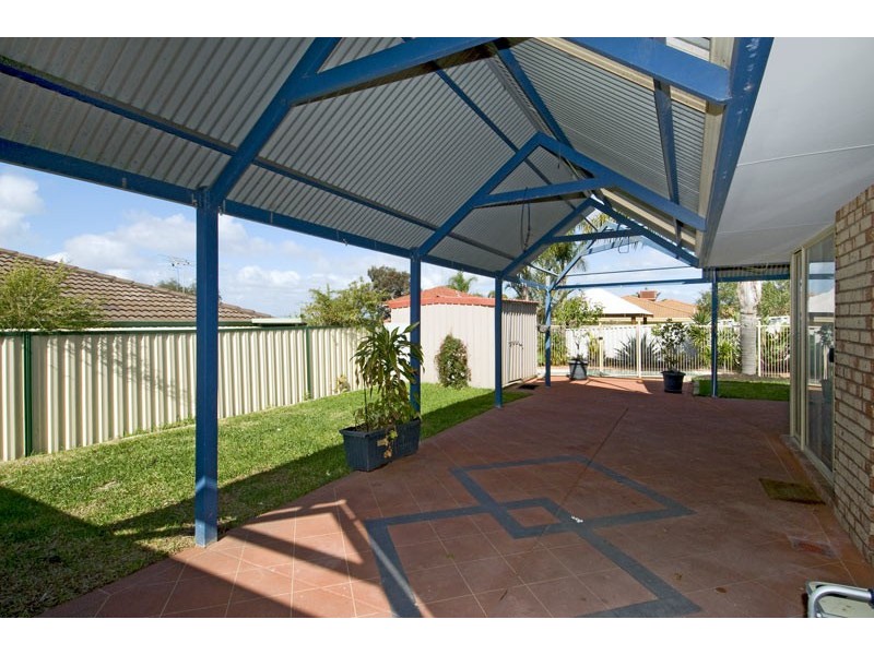 8 Allamanda Way, Halls Head WA 6210