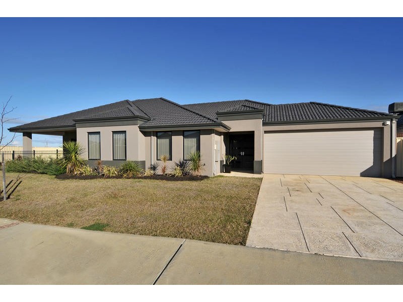 42 Yindana Blvd, Lakelands WA 6180