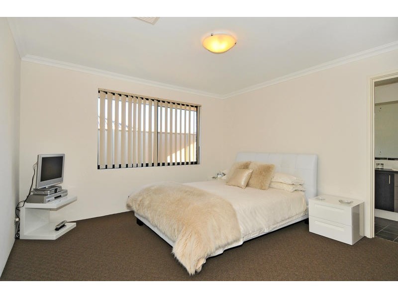 42 Yindana Blvd, Lakelands WA 6180