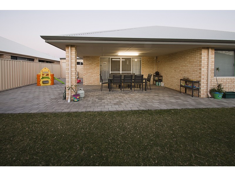 3 Harvest Chase, Madora Bay WA 6210