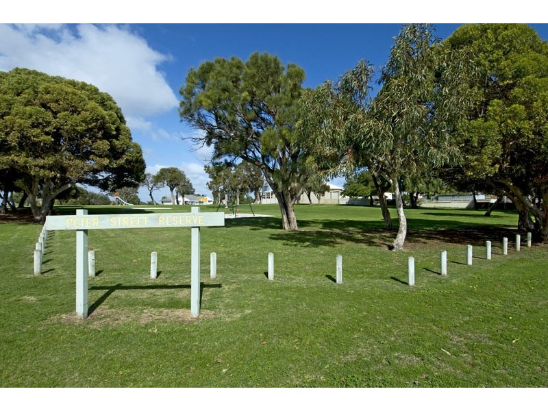 14 Cathryn Street, Halls Head WA 6210