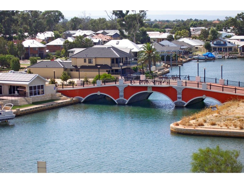 21 Gael Place, Dudley Park WA 6210