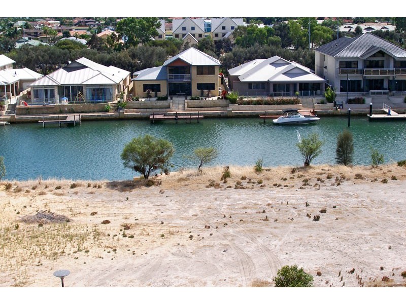 21 Gael Place, Dudley Park WA 6210