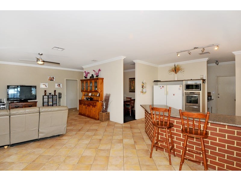 58 Country Road, Pinjarra WA 6208