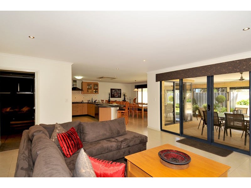 27 Cervantes Drive, Erskine WA 6210