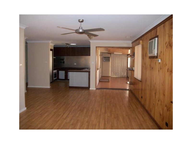 16 Herron Street, Dudley Park WA 6210