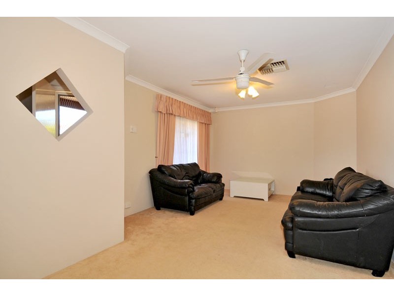 8 Lilac Green, Halls Head WA 6210