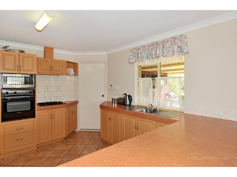 8 Lilac Green, Halls Head WA 6210