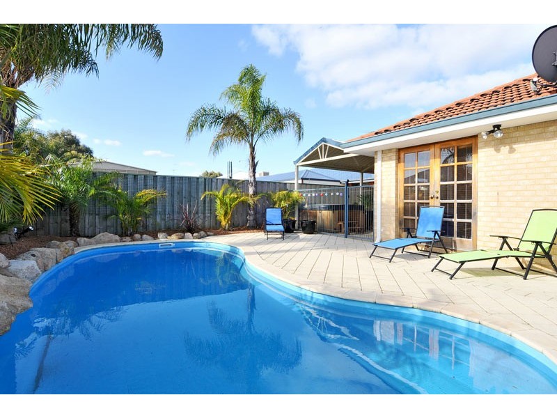 49 Pebble Beach Blvd, Meadow Springs WA 6210