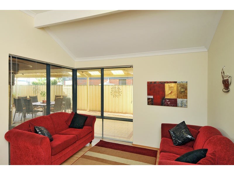 49 Pebble Beach Blvd, Meadow Springs WA 6210