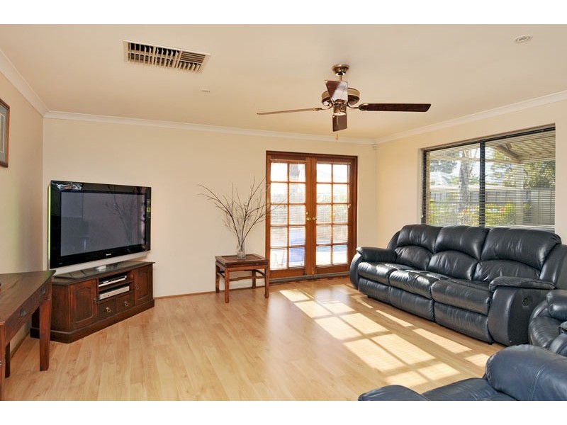 49 Pebble Beach Blvd, Meadow Springs WA 6210