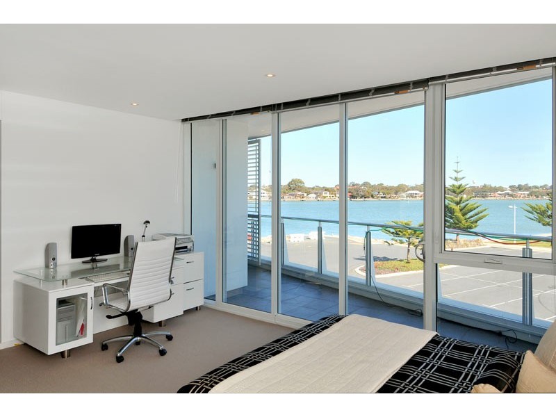 201/5 Marco Polo Drive, Mandurah WA 6210