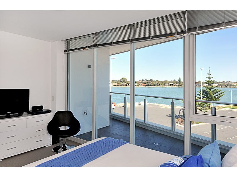 201/5 Marco Polo Drive, Mandurah WA 6210