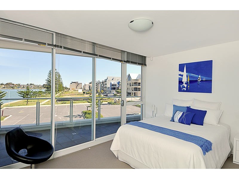 201/5 Marco Polo Drive, Mandurah WA 6210