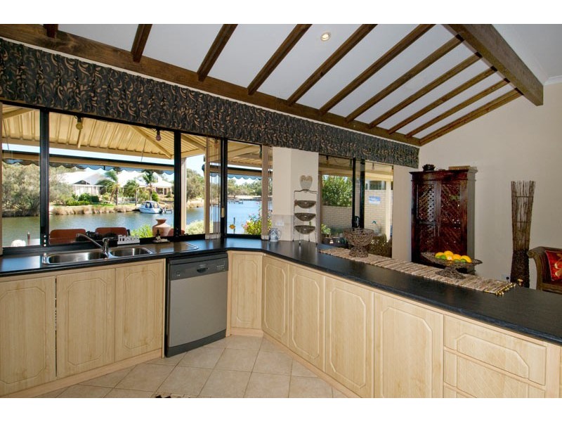 43 Delta Drive, South Yunderup WA 6208