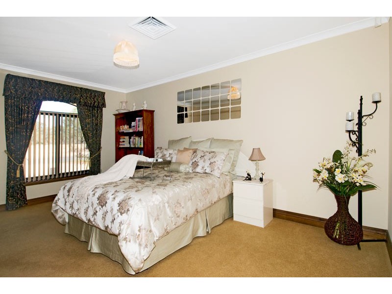 43 Delta Drive, South Yunderup WA 6208