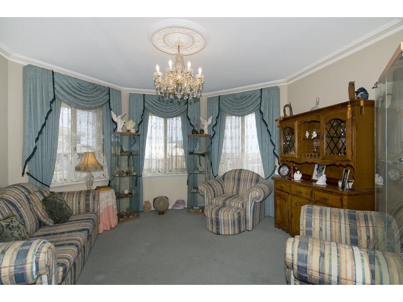 15 Highview Rise, Halls Head WA 6210