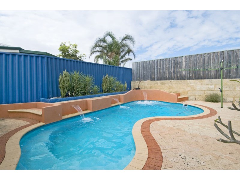 15 Highview Rise, Halls Head WA 6210