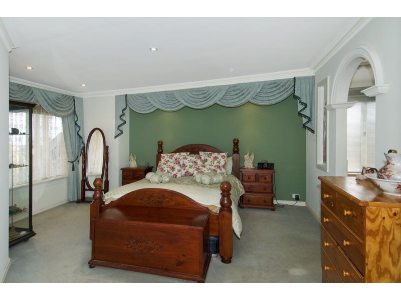 15 Highview Rise, Halls Head WA 6210