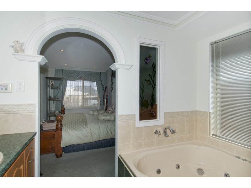 15 Highview Rise, Halls Head WA 6210